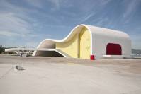 鋼筋圓舞曲 - 巴西建築師奧斯卡．尼邁耶作品展